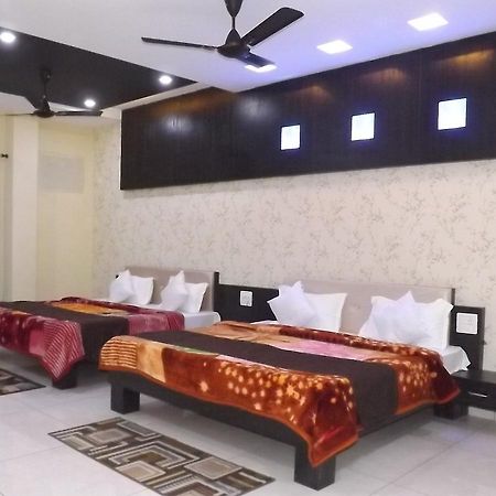 Oyo 30415 Hotel White City Anandpur  Exterior photo