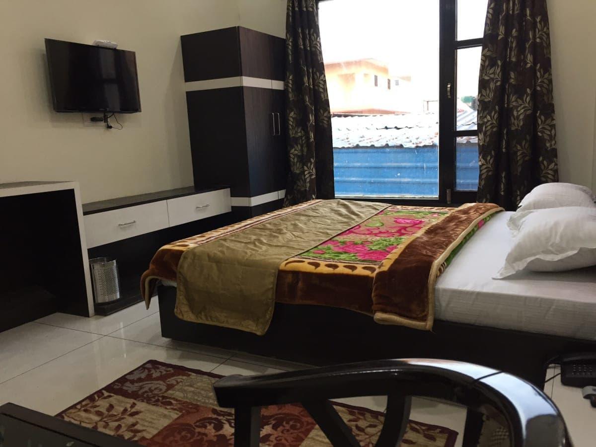 Oyo 30415 Hotel White City Anandpur  Exterior photo