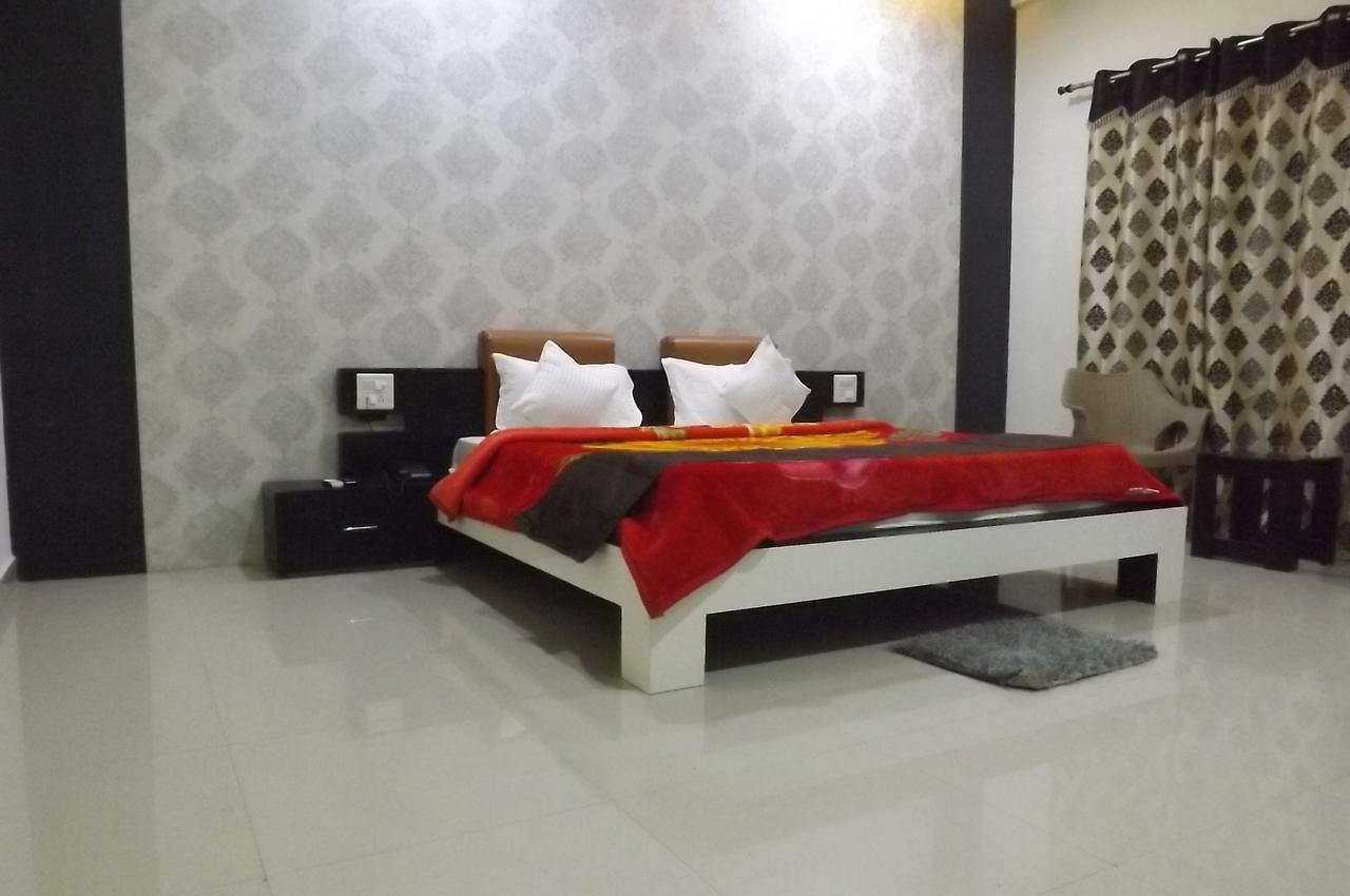 Oyo 30415 Hotel White City Anandpur  Exterior photo